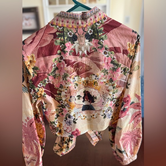 Camilla Cropped Wrap Shirt
Welcome To The White Lotus - Picture 10 of 12